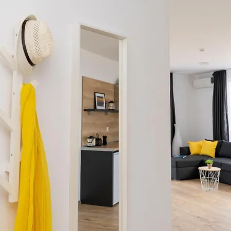 アパート Aparthotel Primorsko 4*