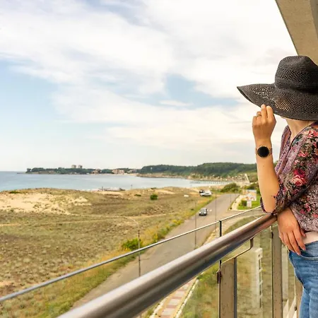 アパート Aparthotel Primorsko プリモルスコ