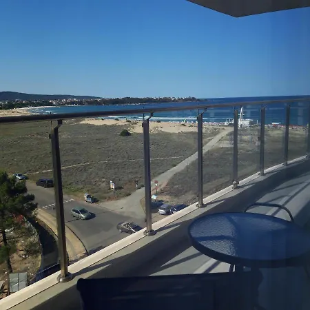 Aparthotel Primorsko プリモルスコ