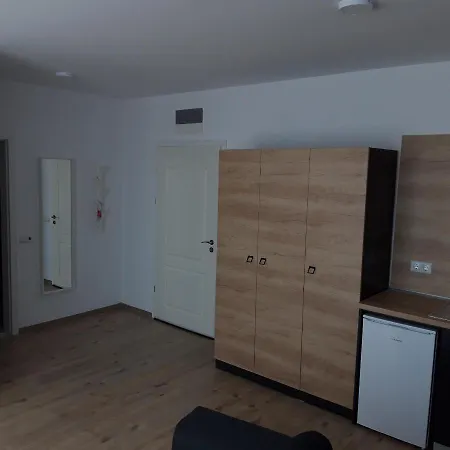 Aparthotel Primorsko アパート プリモルスコ