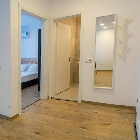 Aparthotel Primorsko アパート プリモルスコ