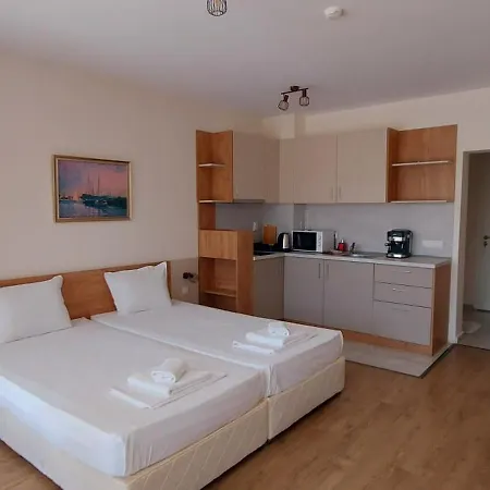 アパート Aparthotel Primorsko プリモルスコ