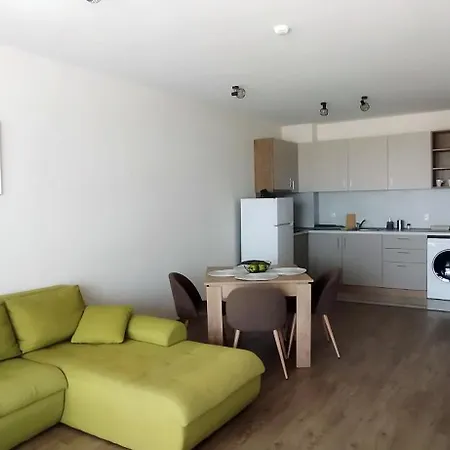 Aparthotel Primorsko アパート