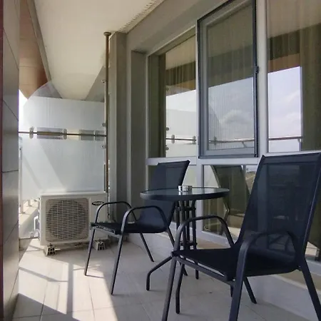 Aparthotel Primorsko プリモルスコ