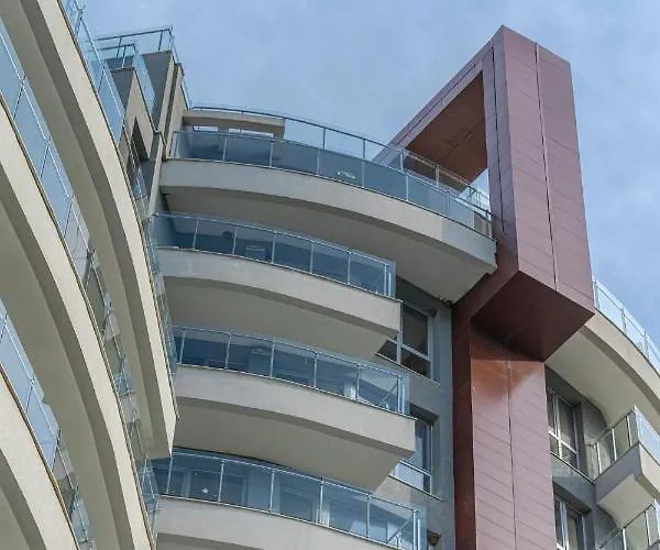 Aparthotel Primorsko 4* פרימורסקו