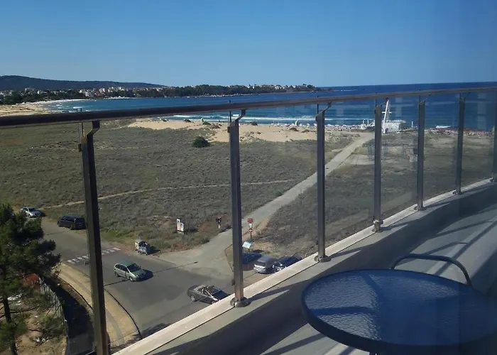 Aparthotel Primorsko 普里莫尔斯科