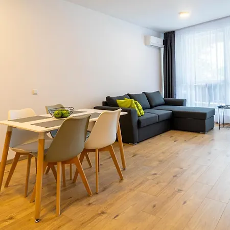 Aparthotel Primorsko Апартамент 2*